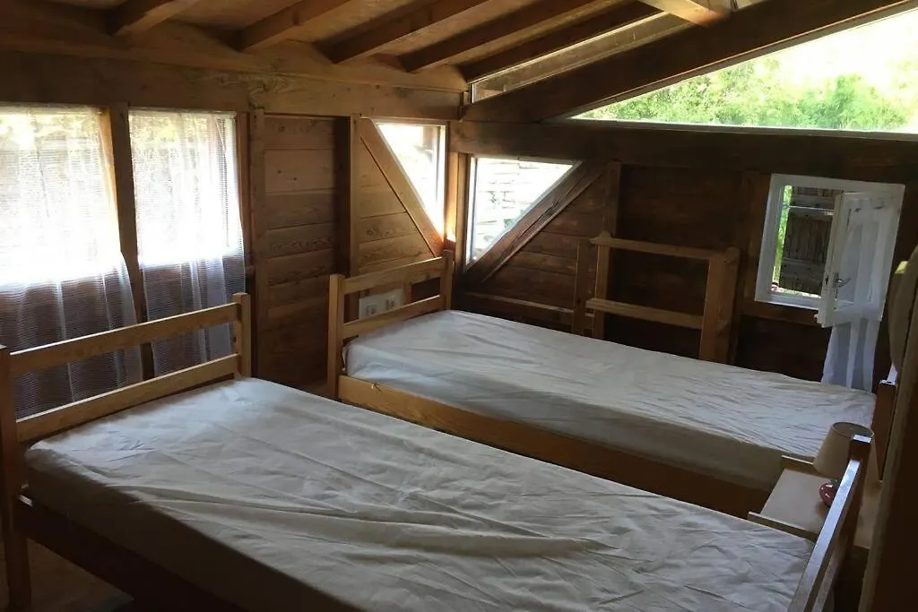Holiday home Chalet Au Pied Des Pyrenees. Villa Brassac